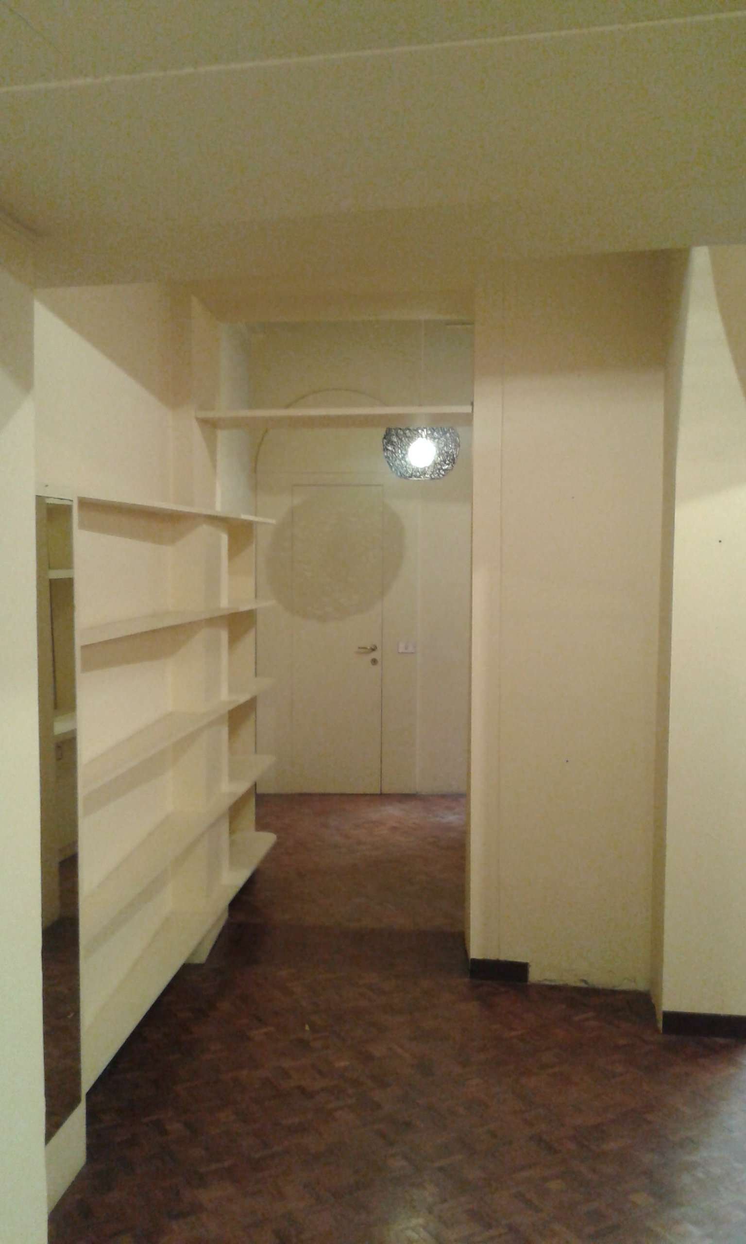 Negozio - Loc.Com. MILANO vendita  CENTRO STORICO  STUDIO IMMOBILIARE VERCELLI
