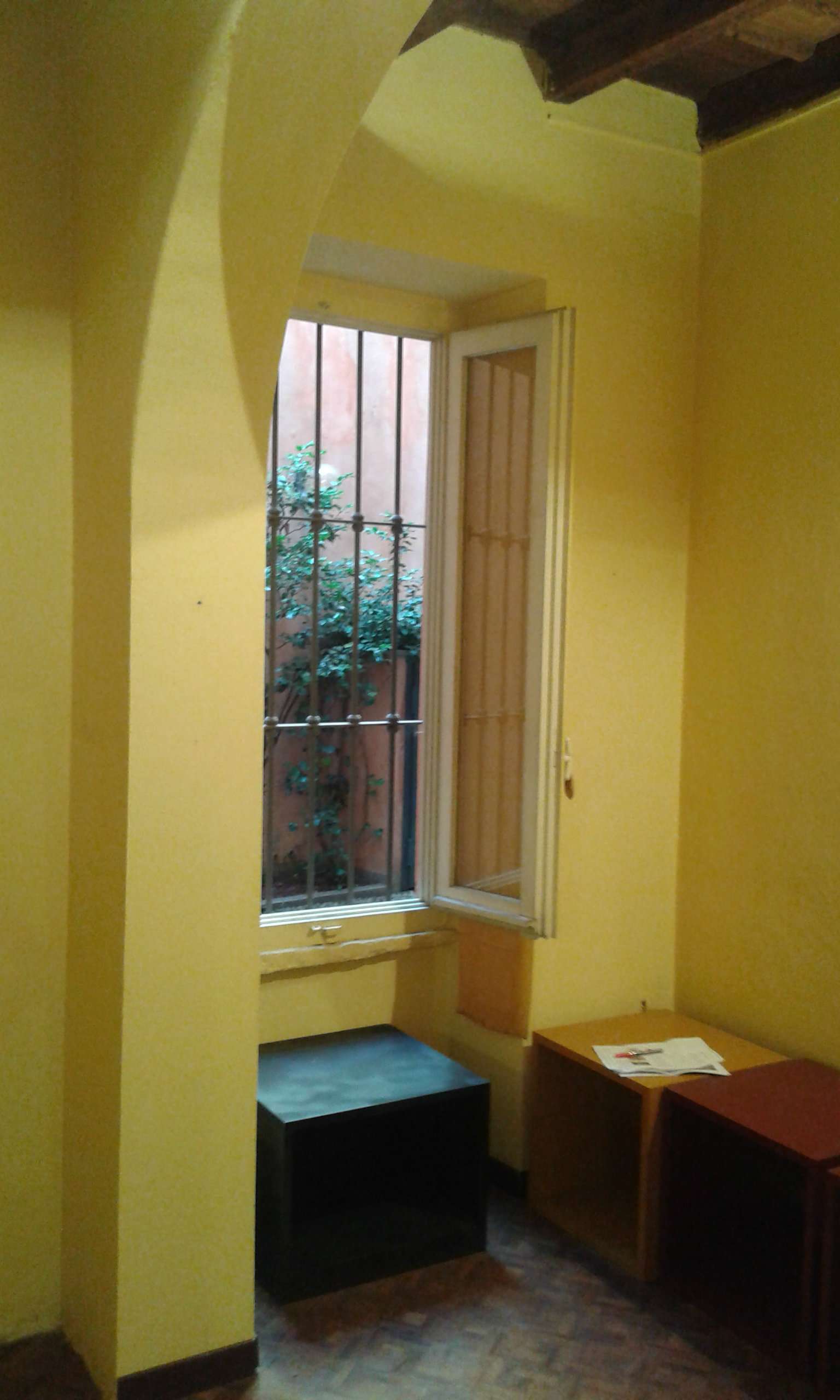 Negozio - Loc.Com. MILANO vendita  CENTRO STORICO  STUDIO IMMOBILIARE VERCELLI