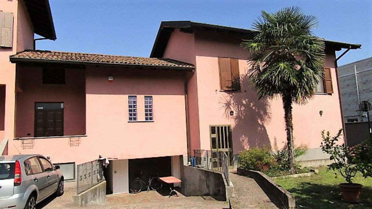 Villa Bifamiliare VIGEVANO vendita   CORSO TORINO L' AFFARE IMMOBILIARE Del T. L.