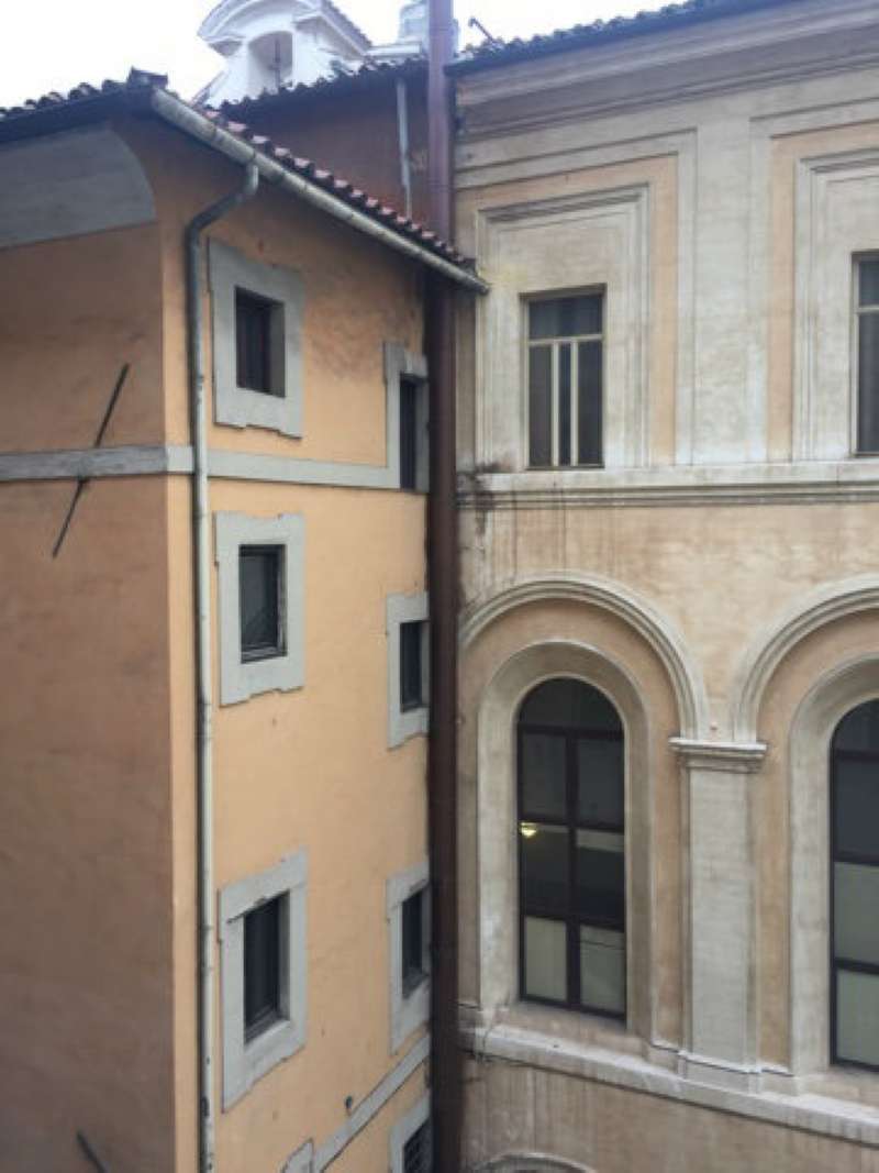 Ufficio - Loc.Com. ROMA affitto  Centro storico SS. Apostoli RE MATTONE