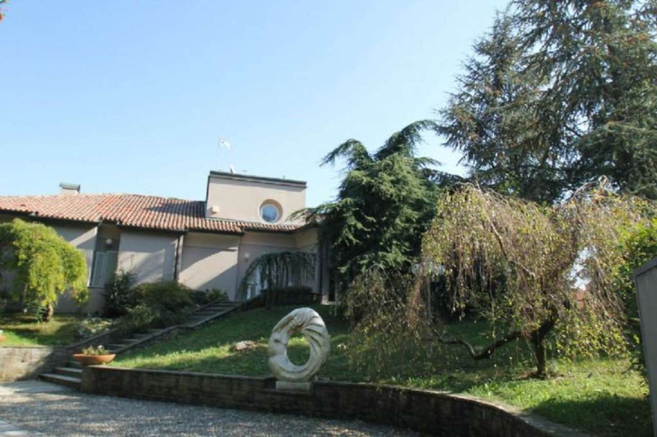  santa maria hoè affitto quart:  studio luraschi