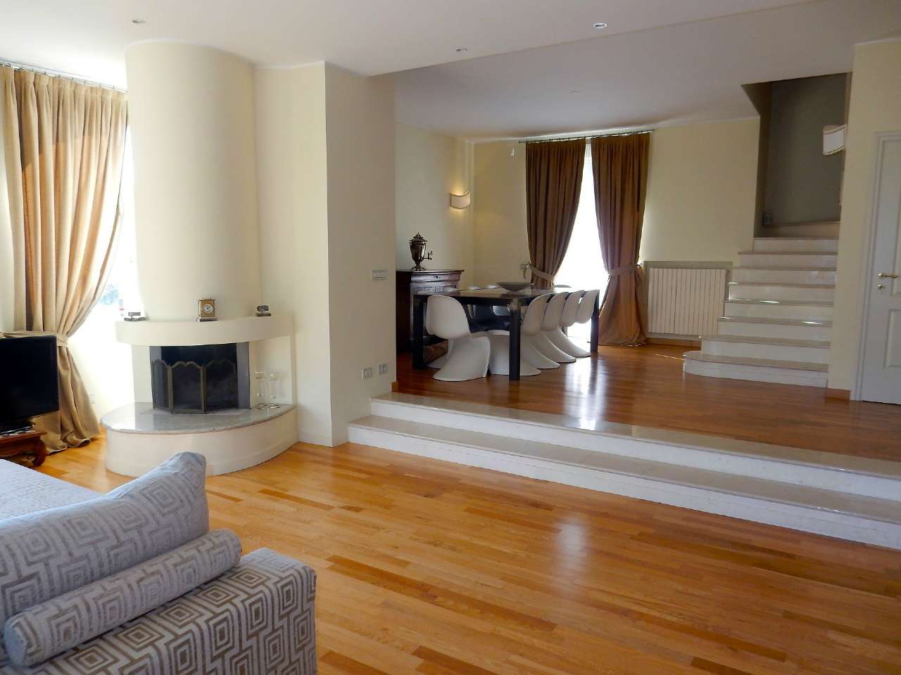Villa BOSISIO PARINI vendita   luigi rota Studio Luraschi