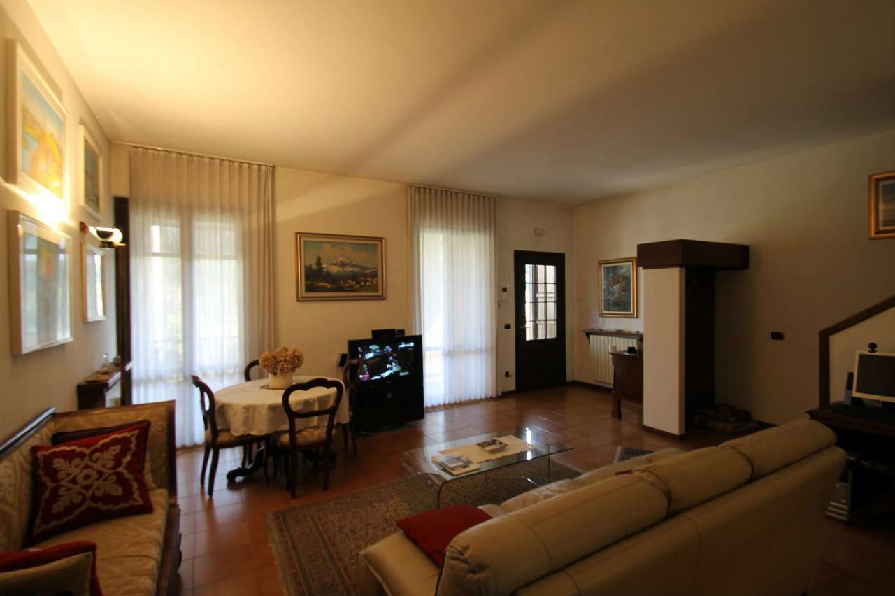 Villa Affiancata - Schiera ANNONE DI BRIANZA vendita   cabella lattuada Studio Luraschi