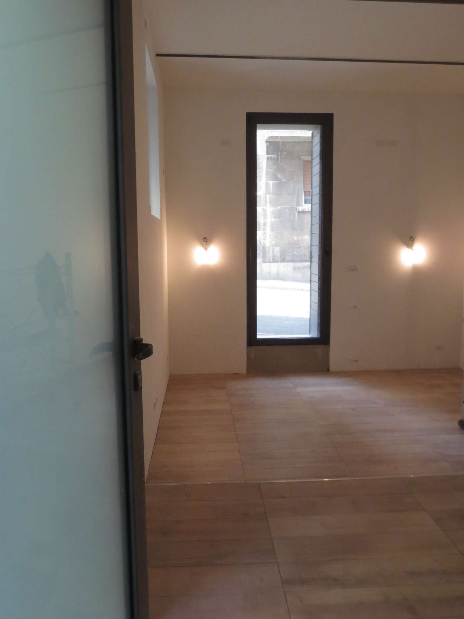 Negozio - Loc.Com. TRIESTE vendita  CENTRO CANOVA Nova Investimenti Immobiliari spa