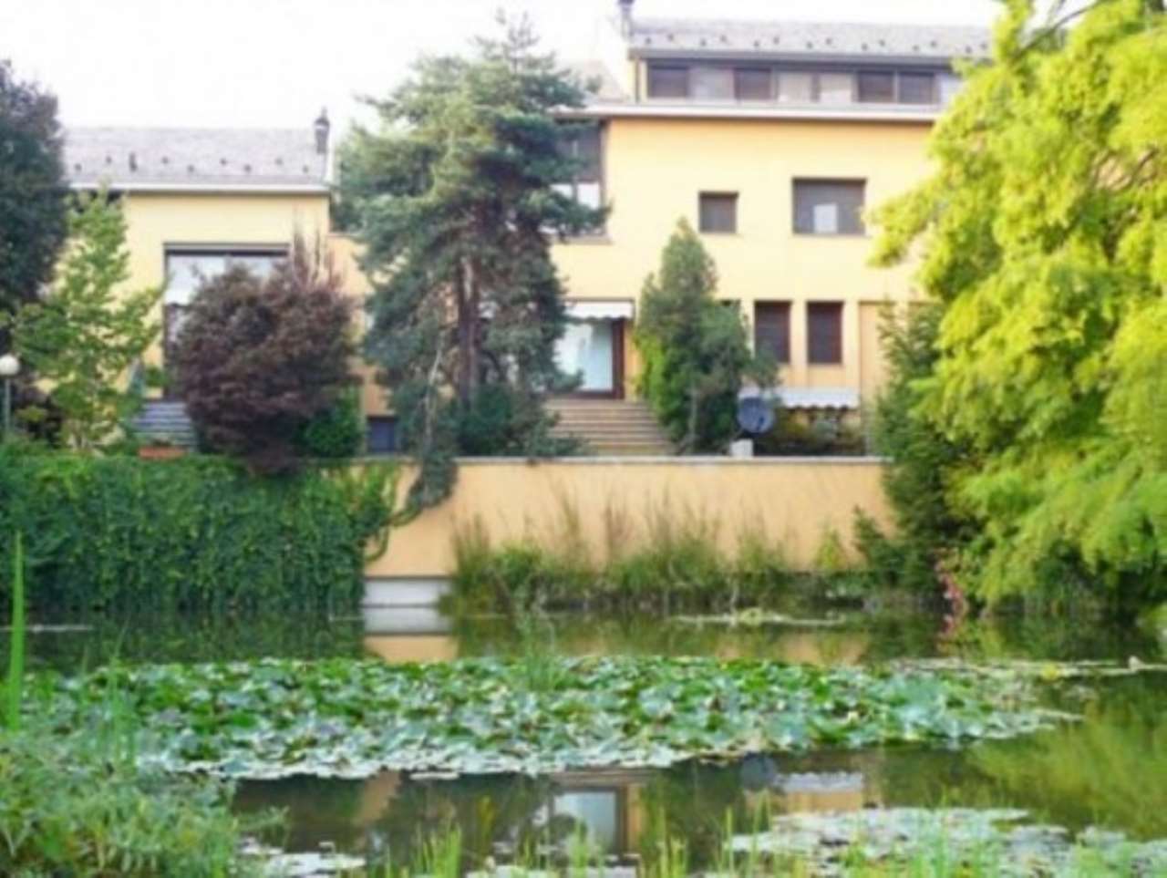 Villa LESMO vendita   Ugo Foscolo Studio Immobiliare Franco Guerrieri