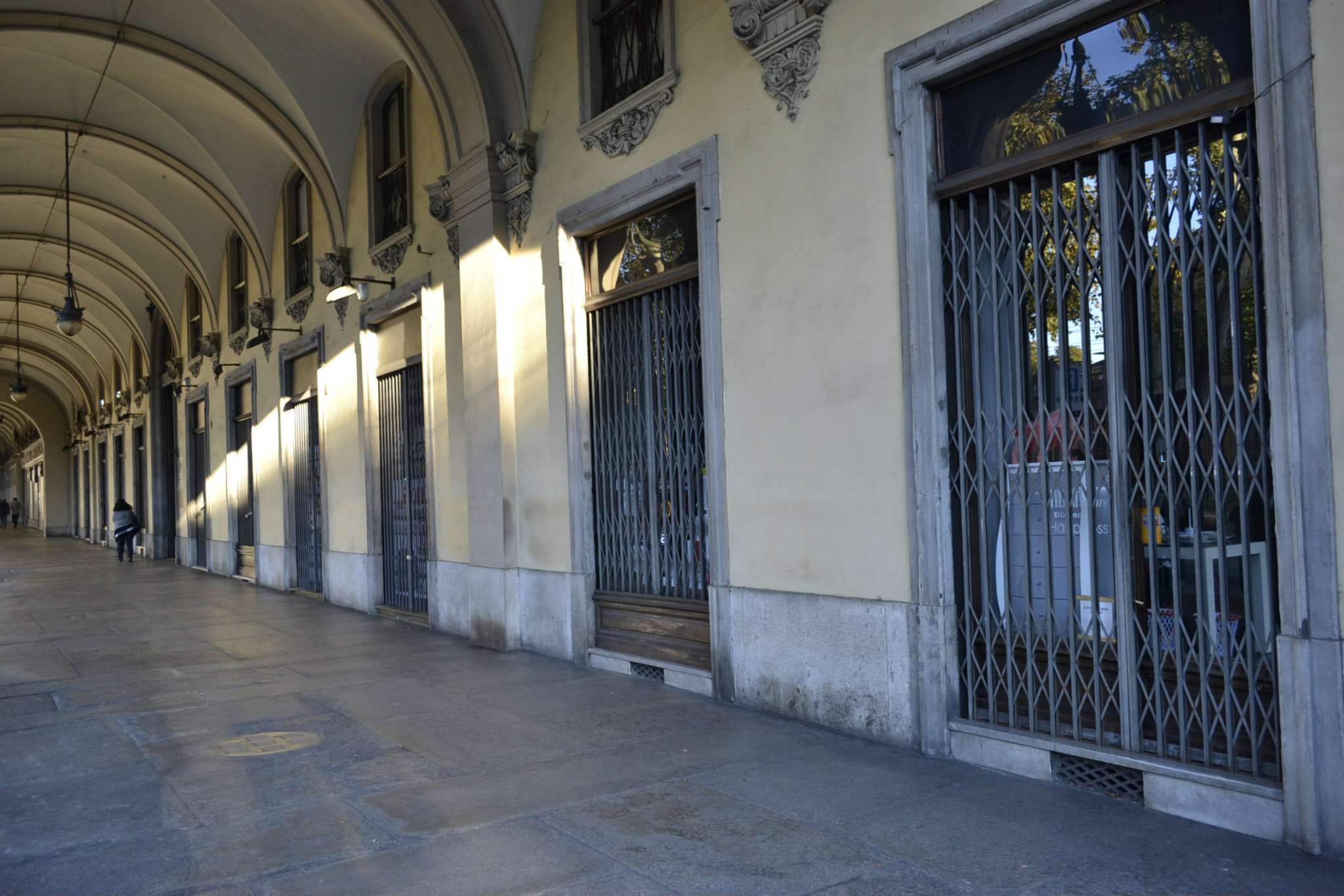 Negozio - Loc.Com. TORINO affitto  CENTRO Vittorio Emanuele II Rocca Immobili