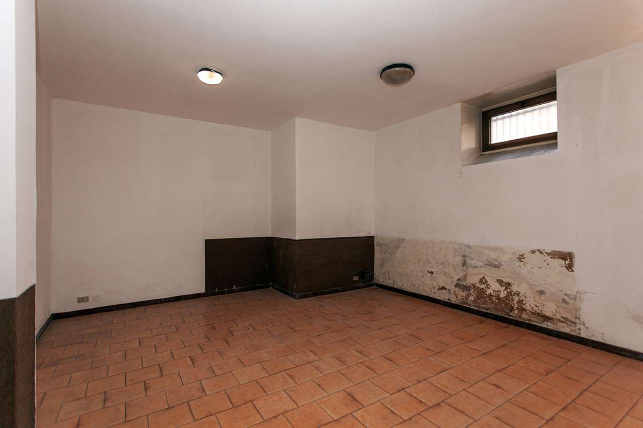 Negozio - Loc.Com. TORINO vendita  CENISIA Mattie MARIA LUISA SCURSATONE SERVIZI IMMOBILIARI
