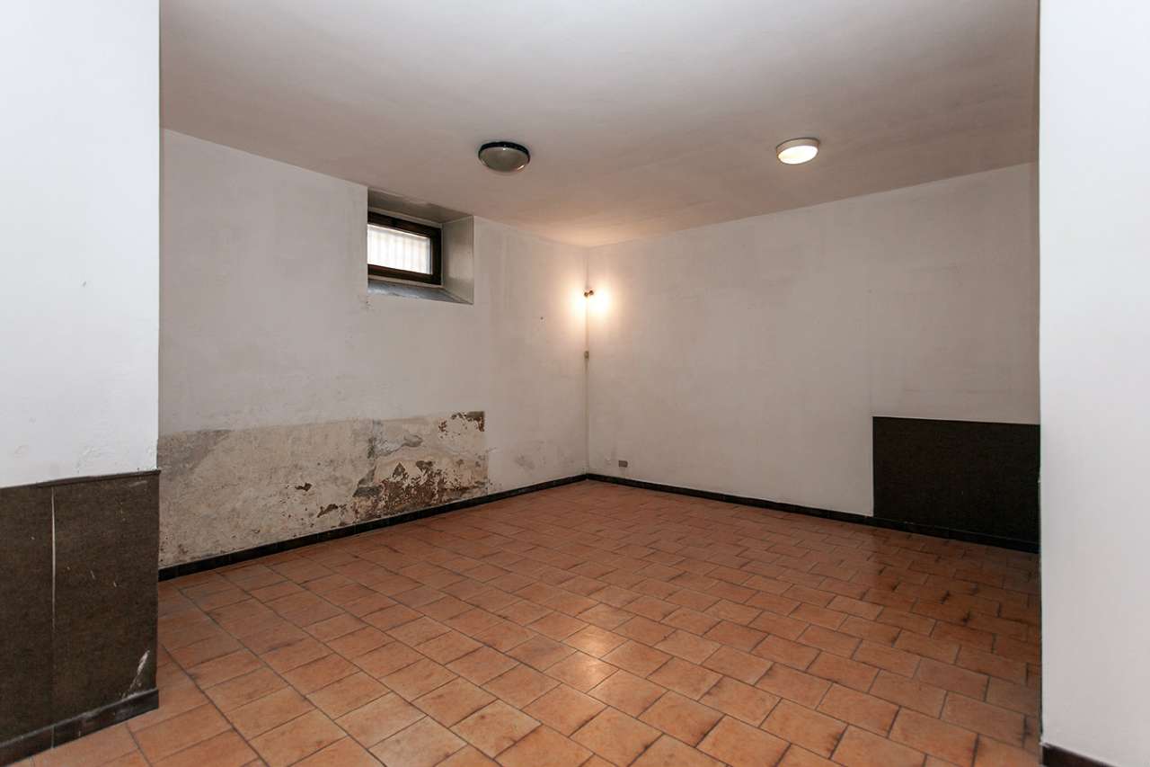 Negozio - Loc.Com. TORINO vendita  CENISIA Mattie MARIA LUISA SCURSATONE SERVIZI IMMOBILIARI