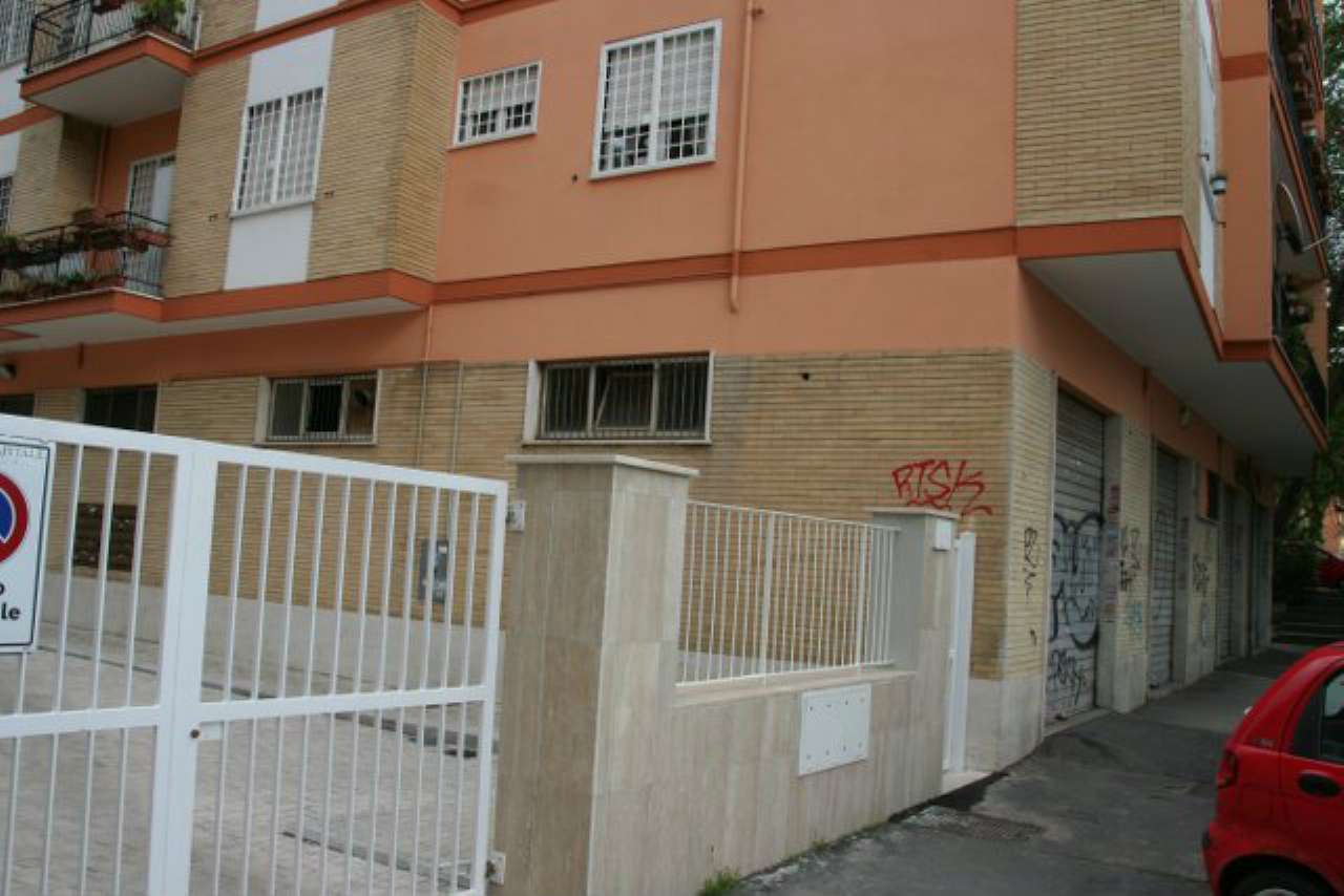 Negozio - Loc.Com. ROMA affitto  PRENESTINO - CENTOCELLE  teano CENTROSI SRL