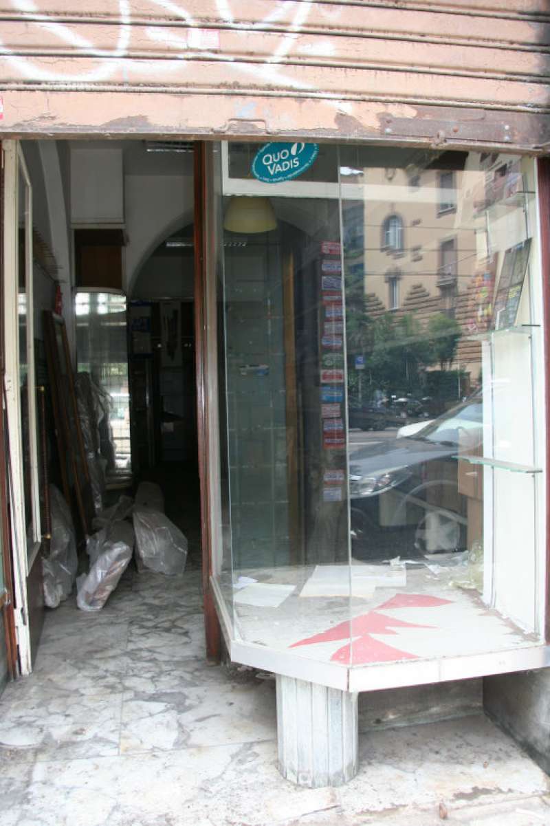 Negozio - Loc.Com. ROMA vendita  ESQUILINO  Emanuele Filiberto CENTROSI SRL