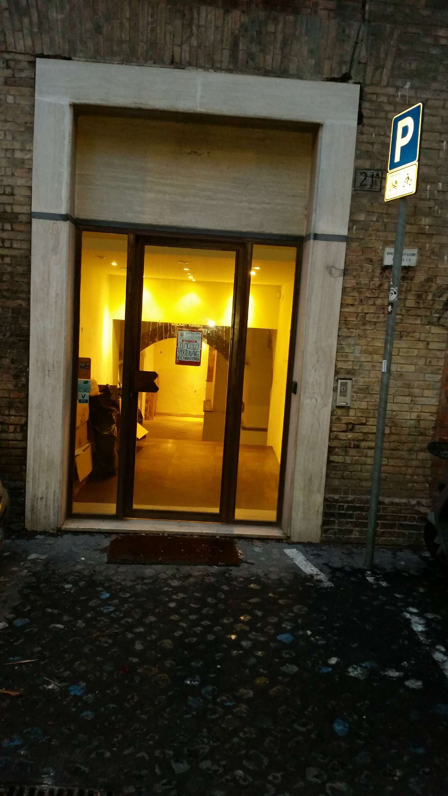 Negozio - Loc.Com. ROMA affitto  TRASTEVERE  via dei Fienaroli Immobiliare San Lorenzo
