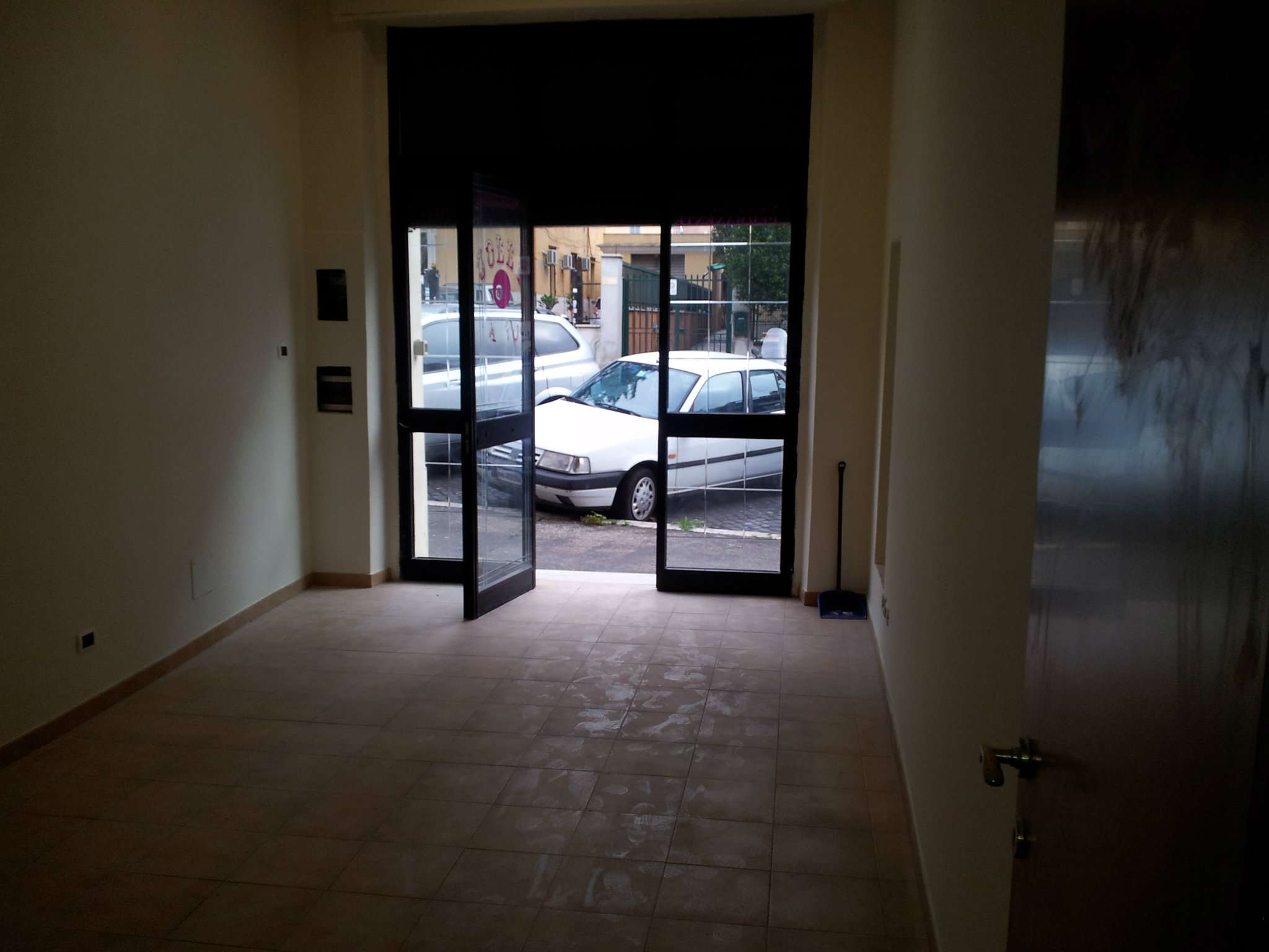 Negozio - Loc.Com. ROMA affitto  APPIO LATINO (IX MUN.) Pietro Colletta Immobiliare Mastroianni Srl