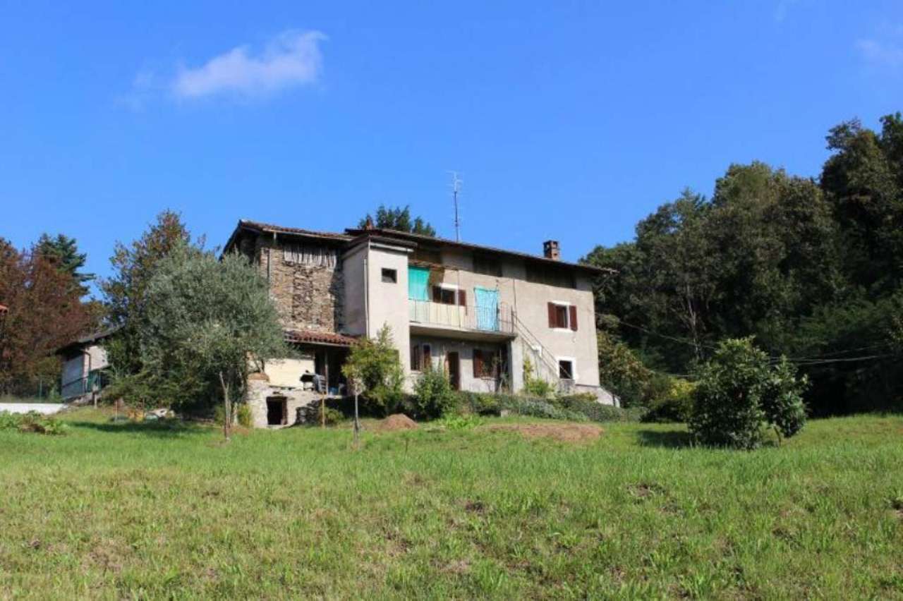 Villa Unifamiliare - Indipendente MONTEGRINO VALTRAVAGLIA vendita    Genardis