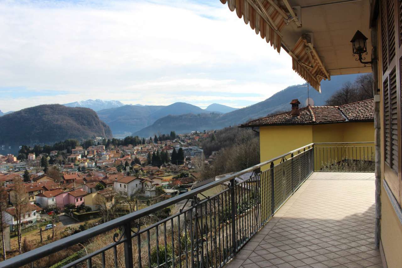 Villa Unifamiliare - Indipendente LAVENA PONTE TRESA vendita    Genardis