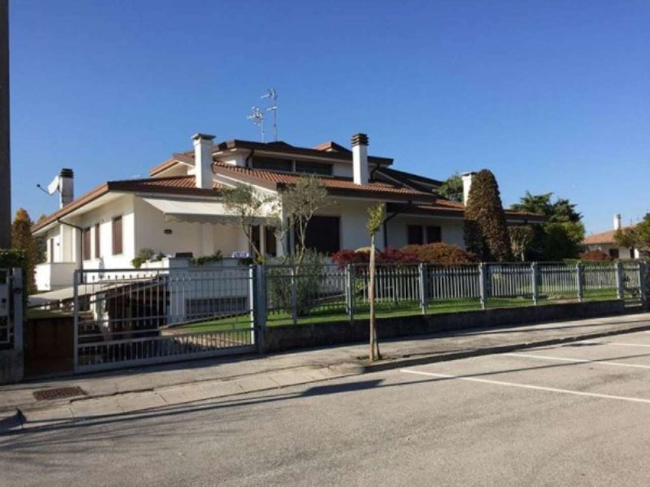 Villa LEGNARO vendita   San Biagio Agenzia Immobiliare Legnaro