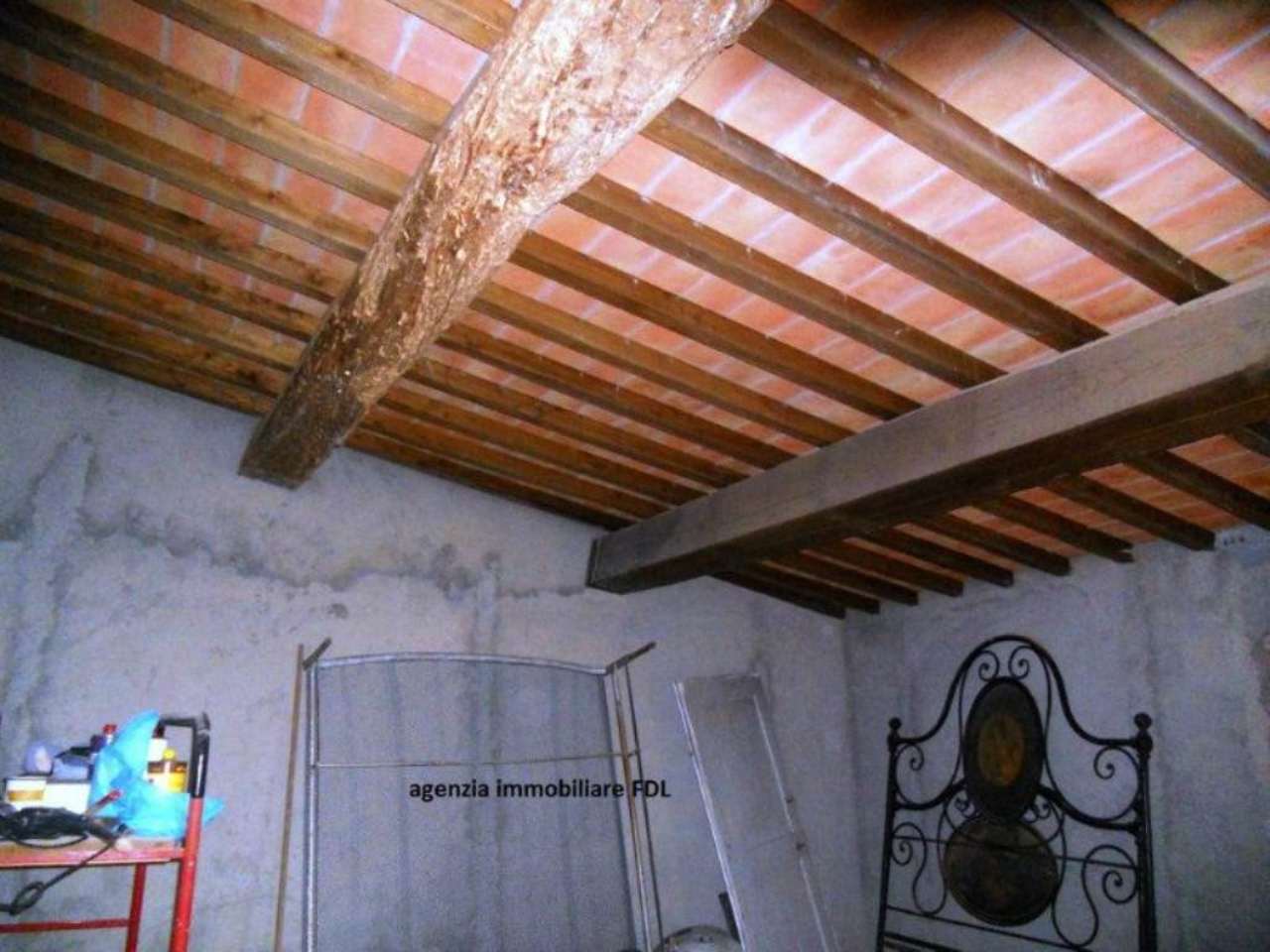 Stabile intero - Palazzo MONTECATINI VAL DI CECINA vendita   via del poggetto agenzia immobiliare fdl