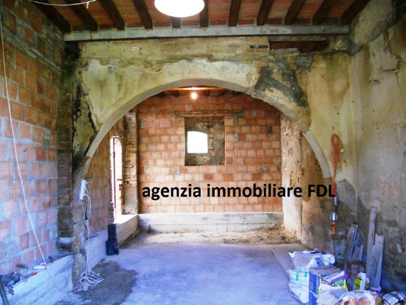 Stabile intero - Palazzo CASCIANA TERME LARI vendita   via provincile del commercio agenzia immobiliare fdl