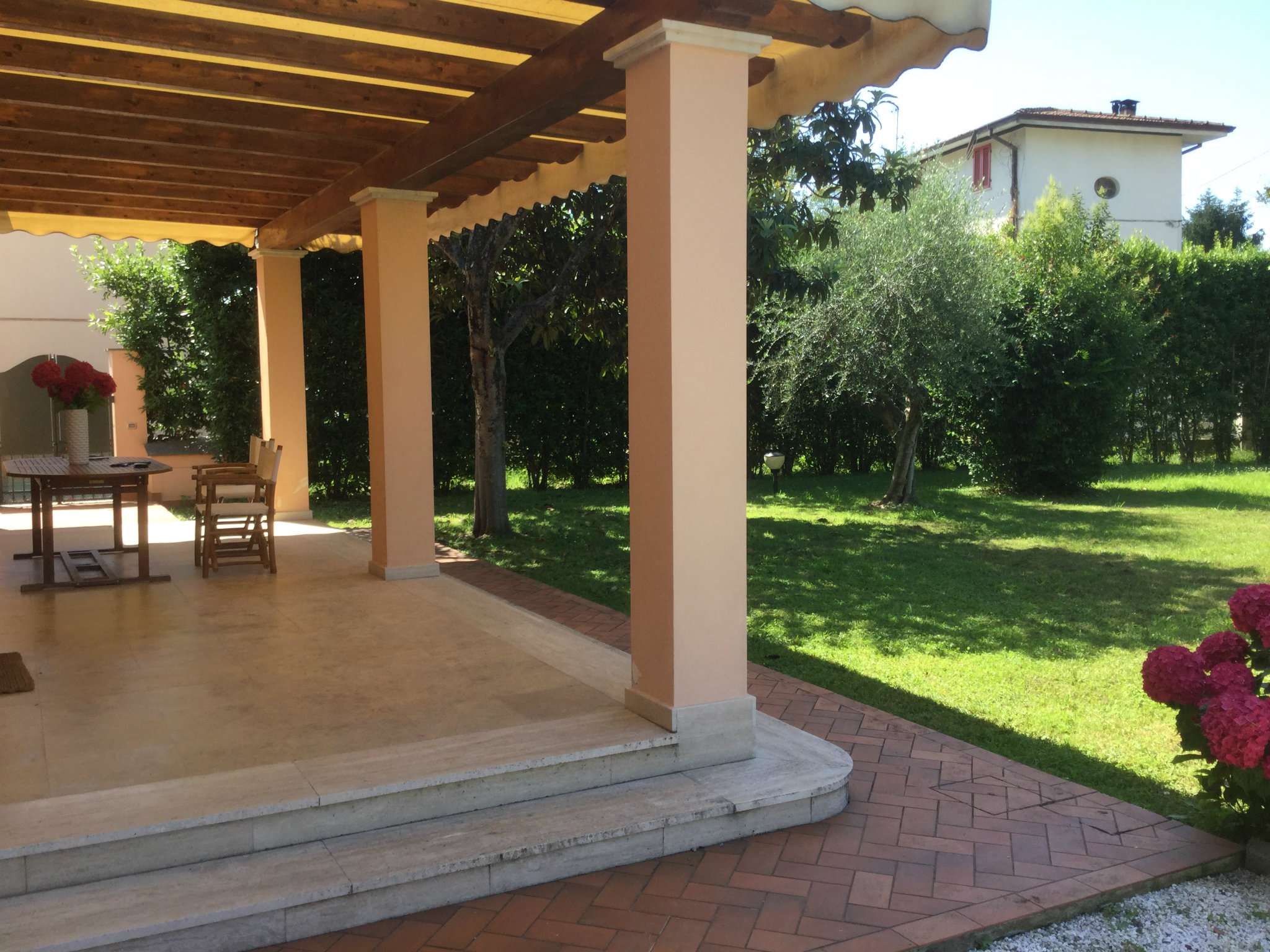 Villa PIETRASANTA affitto   via Africa Trading Immobiliare