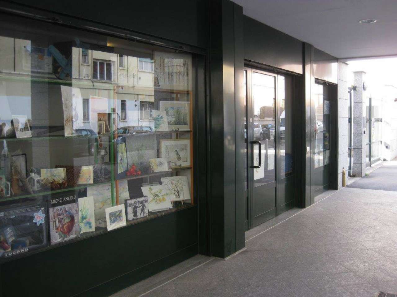 Negozio - Loc.Com. MILANO affitto  ISOLA Bruni CESIM Centro Servizi Immobiliari