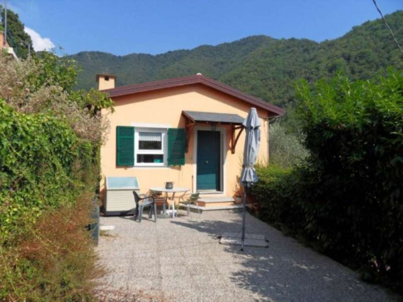 Villa Unifamiliare - Indipendente AVEGNO vendita    Studio Recco sas