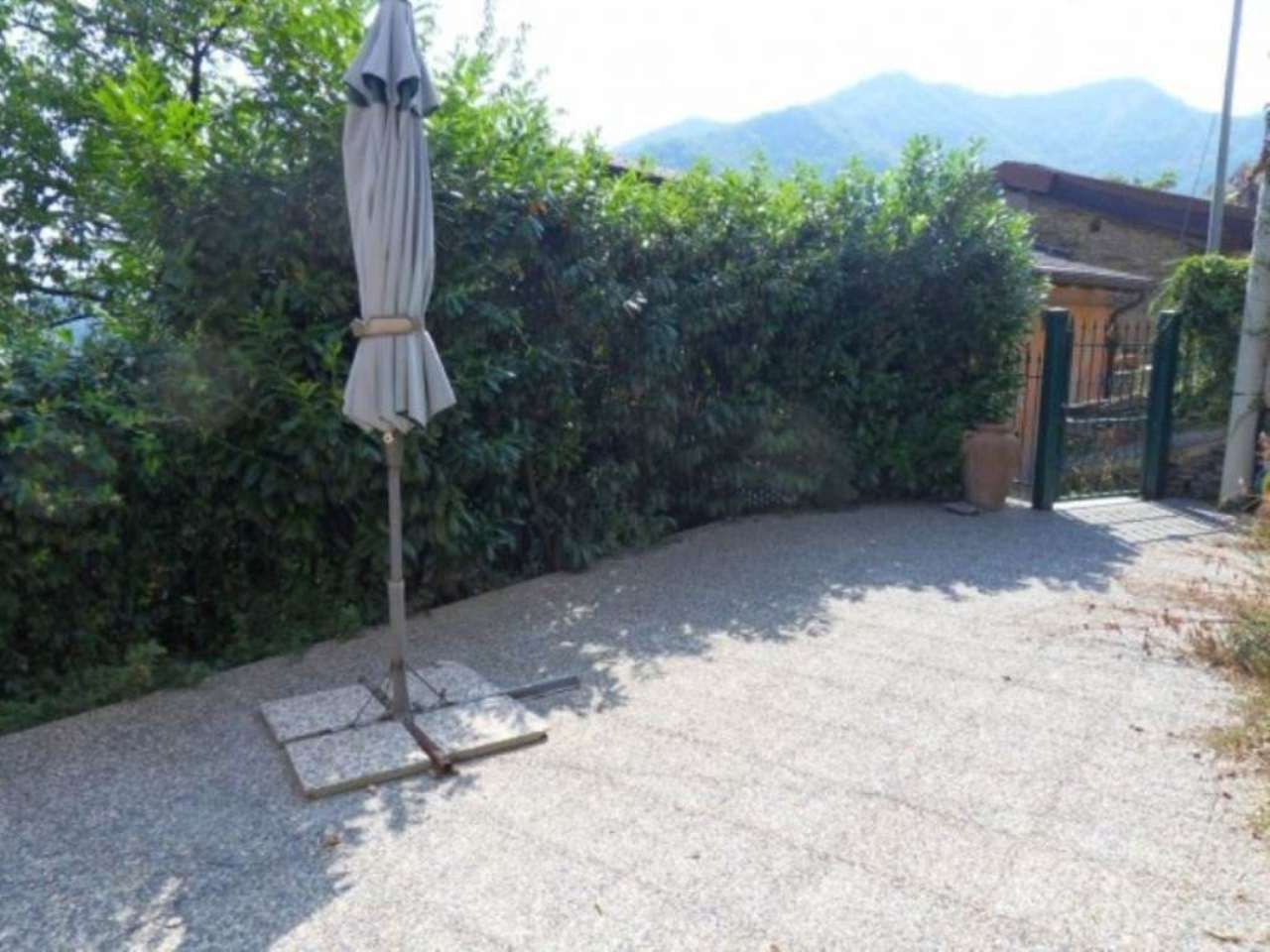 Villa Unifamiliare - Indipendente AVEGNO vendita    Studio Recco sas