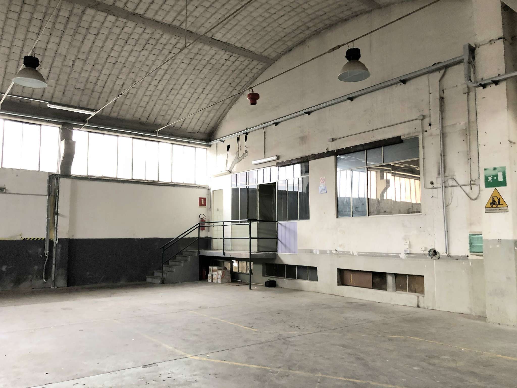 Capannoni (Tutti) TORINO affitto  MIRAFIORI NORD GUGLIELMINETTI PERETTO IMMOBILI S.A.S.