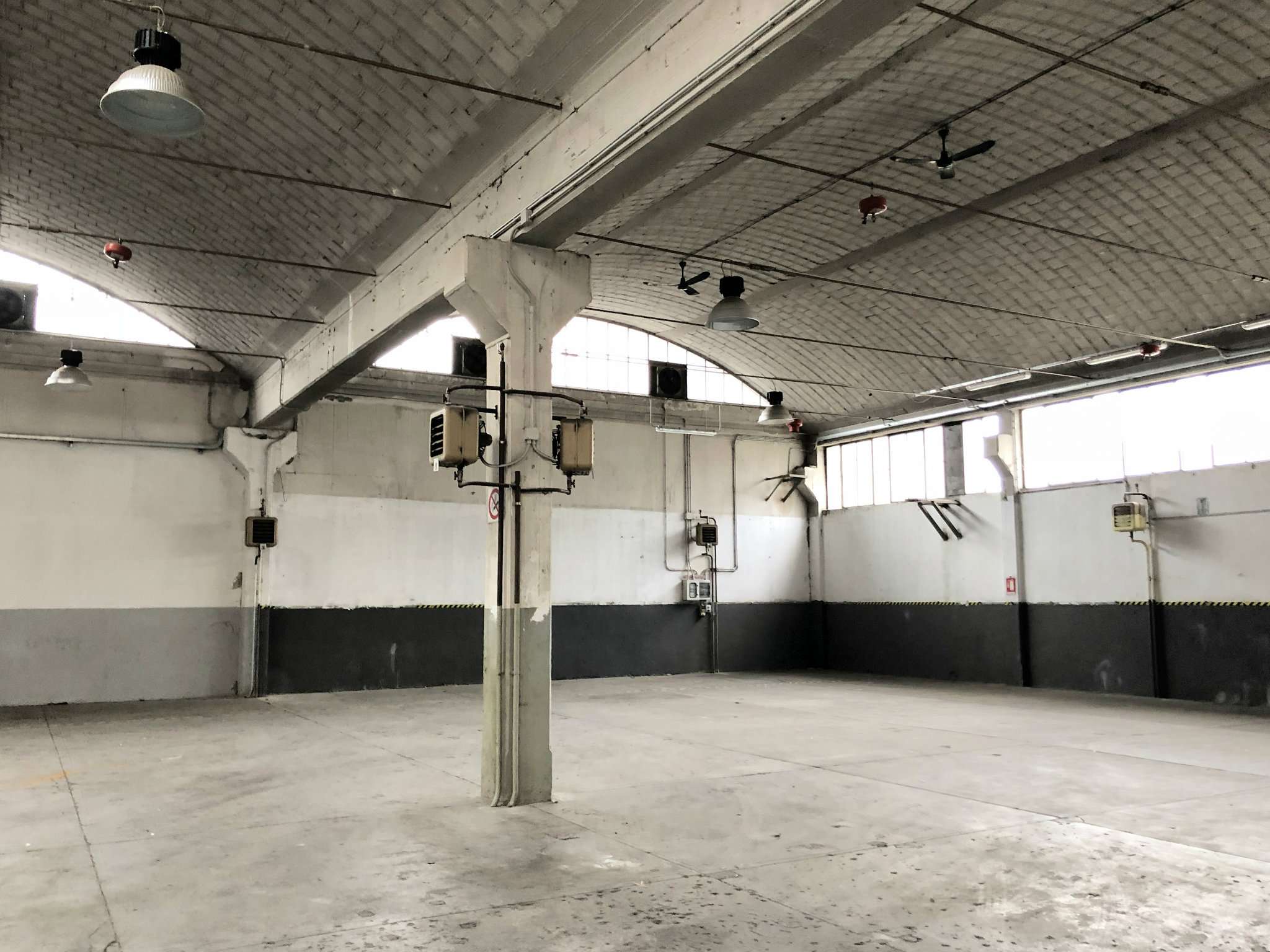 Capannoni (Tutti) TORINO affitto  MIRAFIORI NORD GUGLIELMINETTI PERETTO IMMOBILI S.A.S.