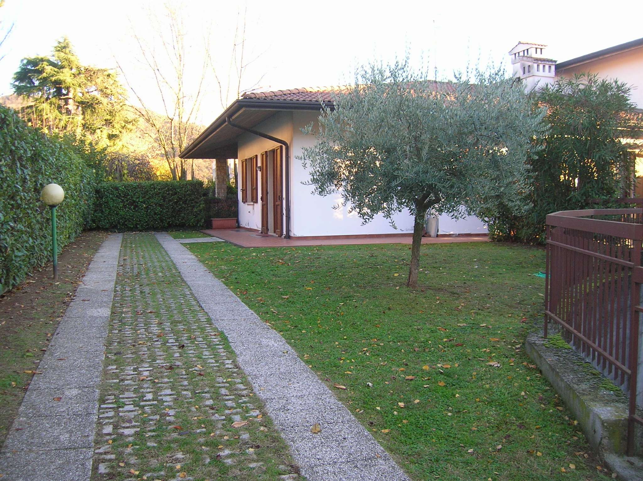 Villa Bifamiliare BOTTICINO vendita   Gramsci Bierre Intermediazioni Immobiliari