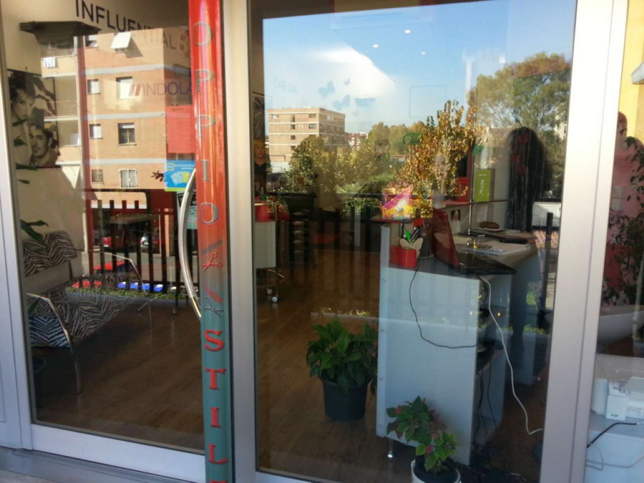 Negozio - Loc.Com. ROMA vendita  ACILIA Giordano Bruno Ferrari STUDIO IMMOBILIARE ERCOLI