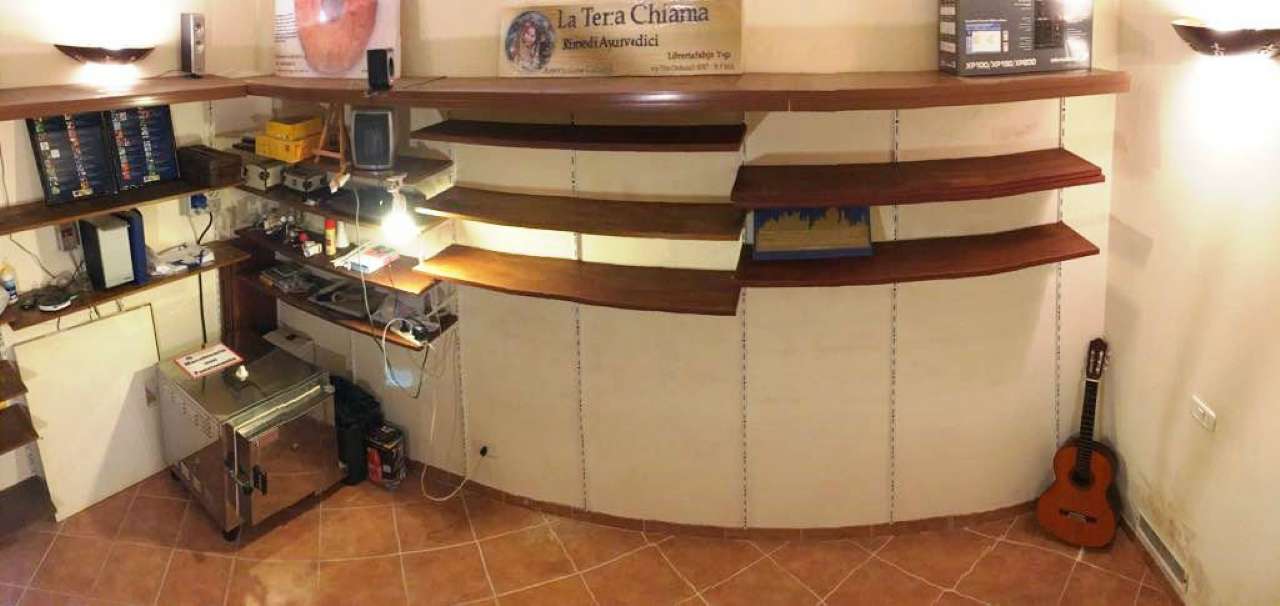 Negozio - Loc.Com. ROMA vendita  COLOMBO Tito Omboni Immobil...tua