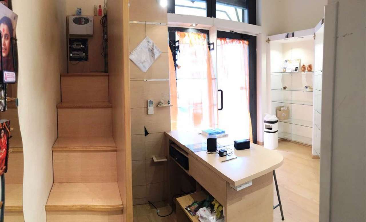 Negozio - Loc.Com. ROMA affitto  COLOMBO Tito Omboni Immobil...tua