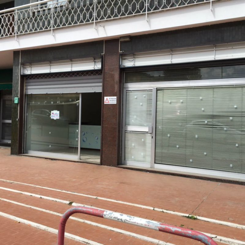 Negozio - Loc.Com. VARESE affitto   legnani Immobiliare Magenta 2000 snc