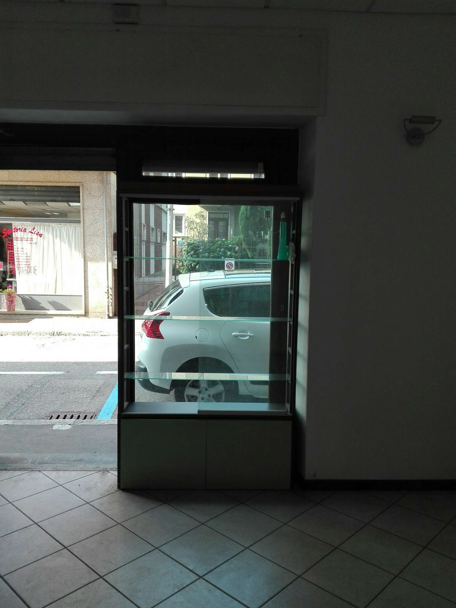 Negozio - Loc.Com. VARESE affitto  CENTRO via speri della chiesa Immobiliare Magenta 2000 snc