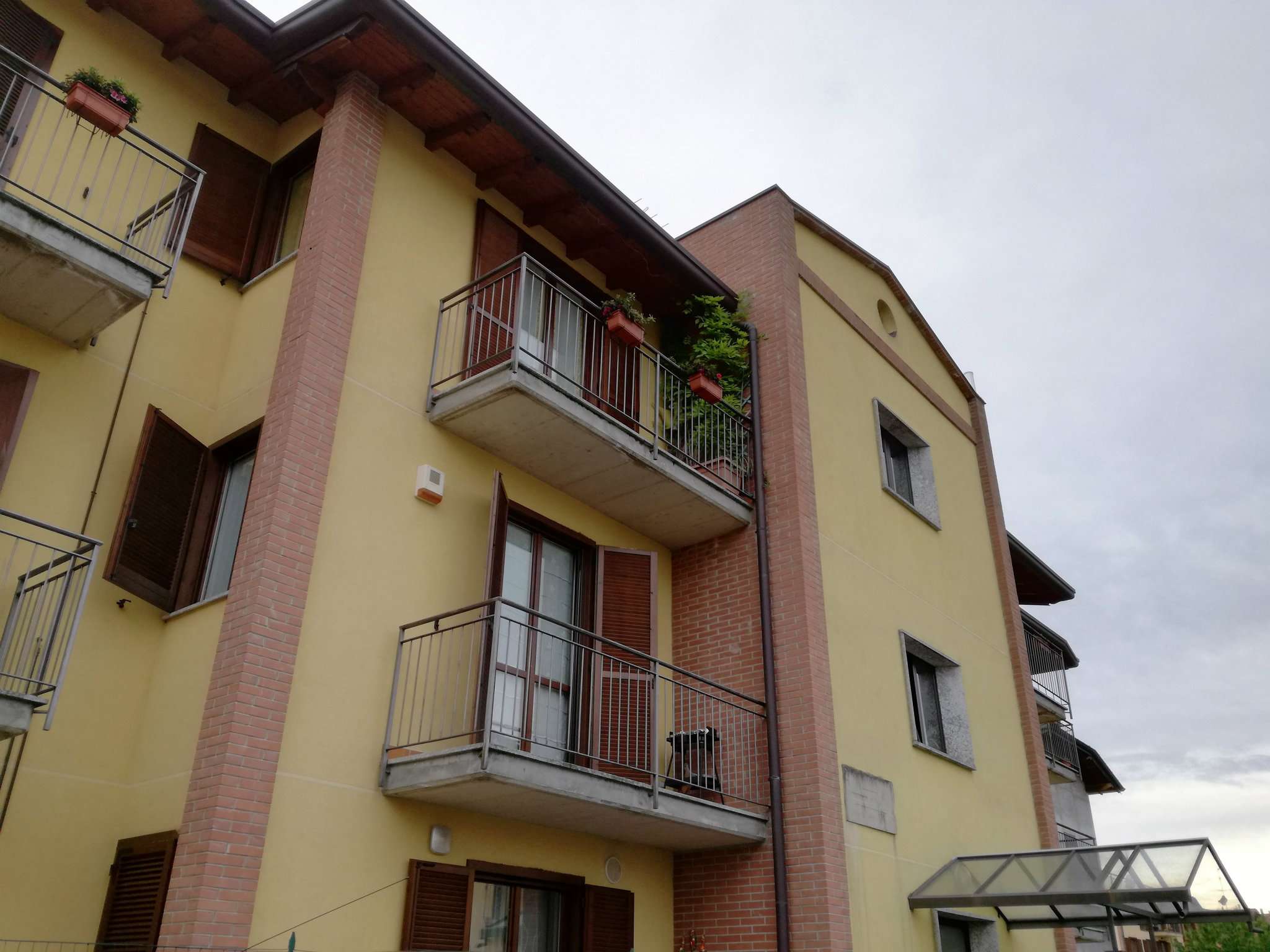 Appartamento LOZZA affitto   piave Immobiliare Magenta 2000 snc