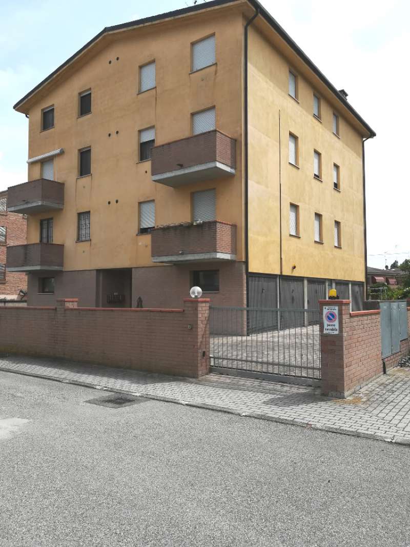 Appartamento FERRARA vendita  PONTELAGOSCURO via Fratelli Manservigi Agenzia Immobiliare Eurocasa