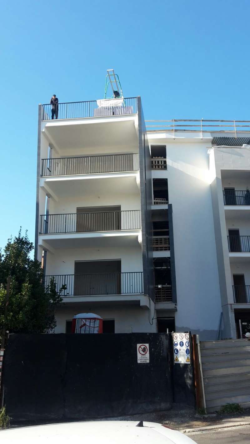 Appartamento ROMA vendita  LAURENTINA via laurentina Real Estate Plus Srl