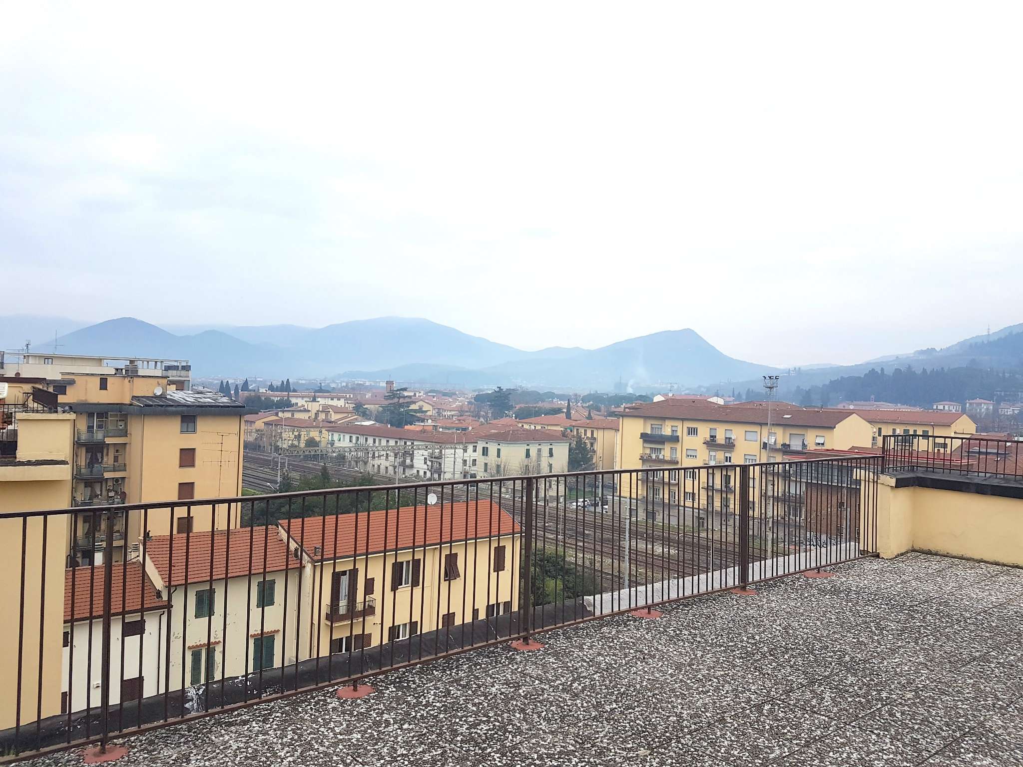 Appartamento PRATO vendita   Via Macchiavelli Immobiliare Laura Chiaramonti