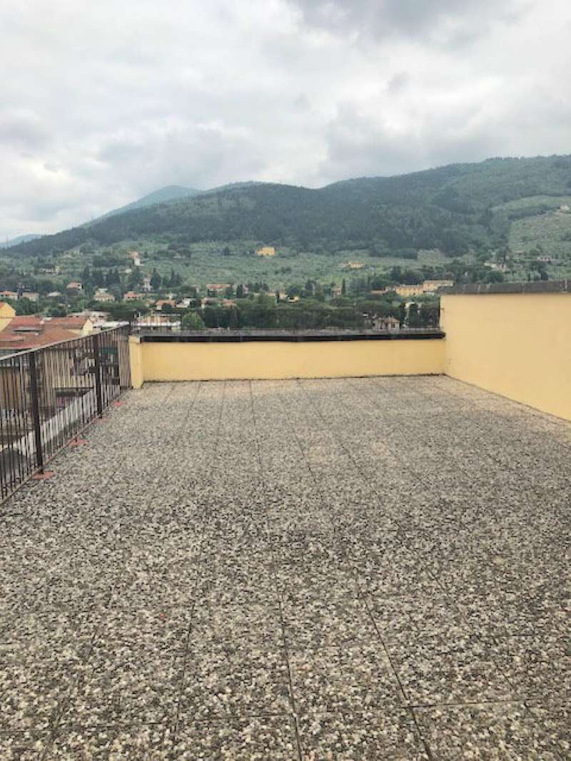 Appartamento PRATO vendita   Via Macchiavelli Immobiliare Laura Chiaramonti