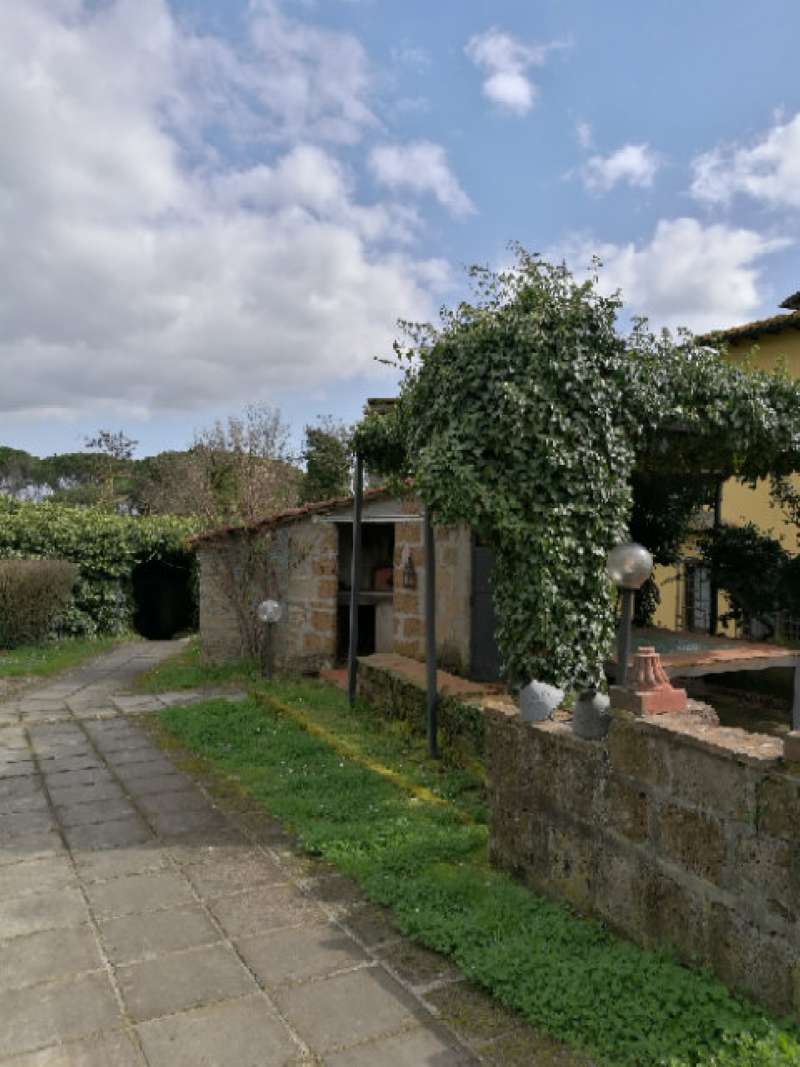 Villa MONTEROSI vendita   Cassia Km 43 Domus Italy