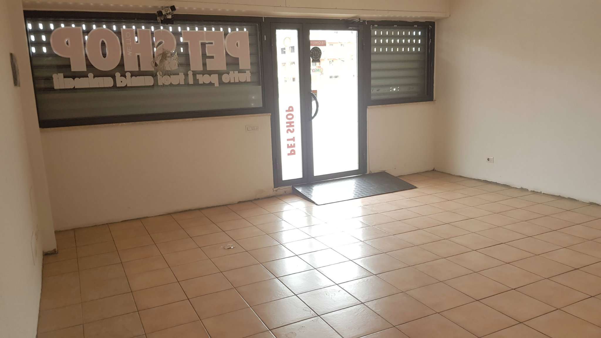 Negozio - Loc.Com. ROMA affitto  MEZZOCAMMINO (ZONA DELLA XIII MUN.) BENITO JACOVITTI Domus Intermedia
