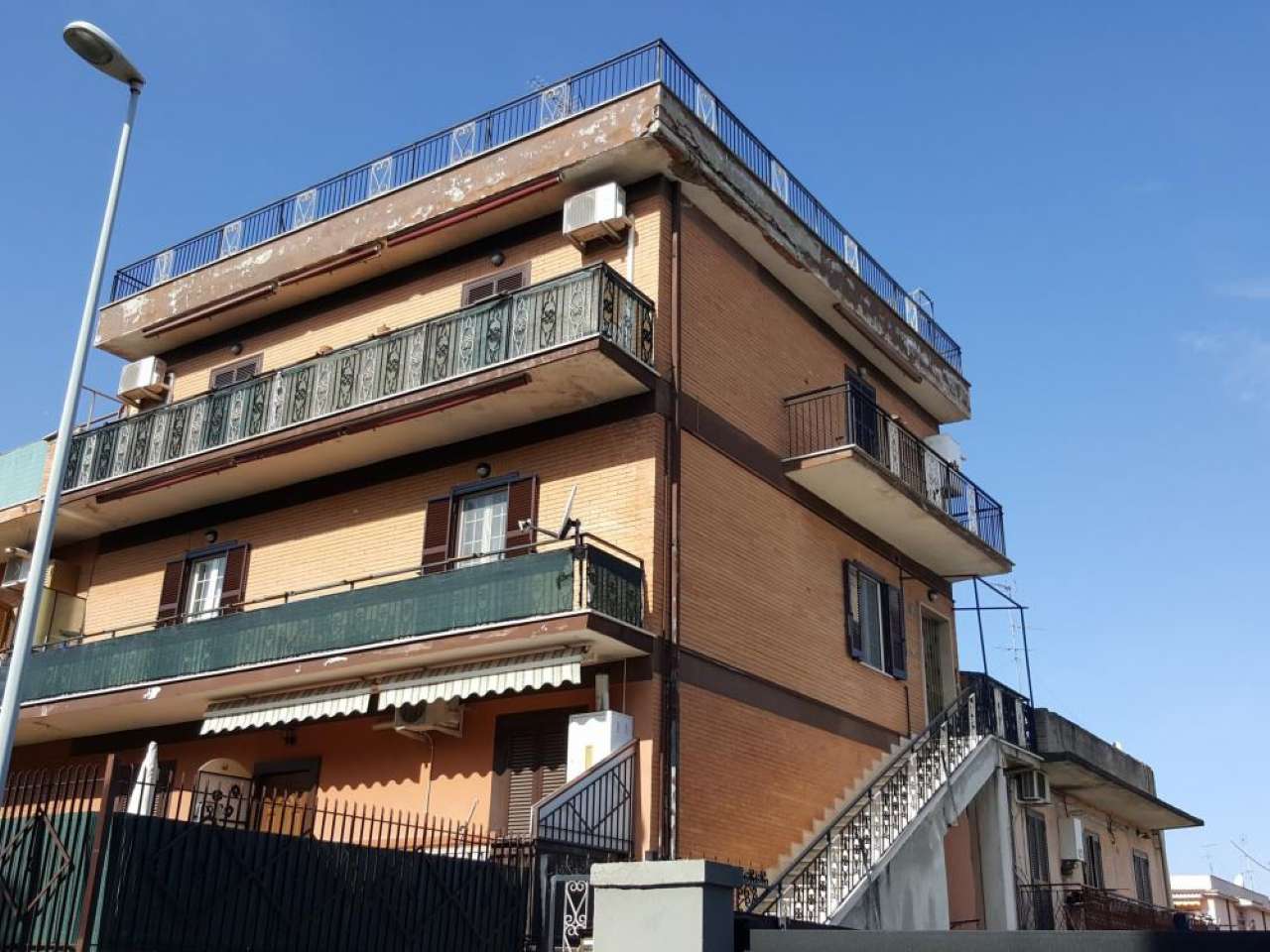  roma vendita quart: finocchio istudioarch s.r.l.s.