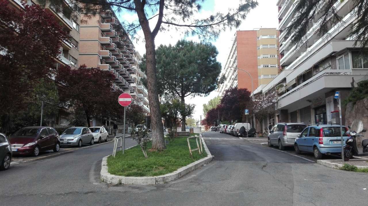 Negozio - Loc.Com. ROMA vendita  MARCONI Ricci Curbastro iStudioarch S.r.l.s.