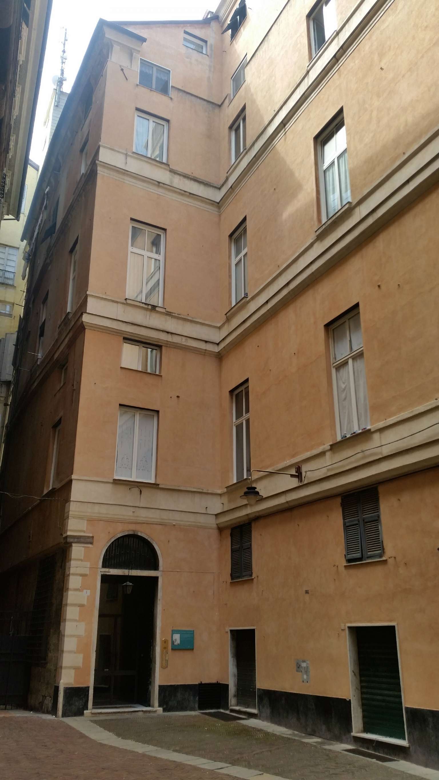  genova affitto quart: centro storico ab store immobiliare srl