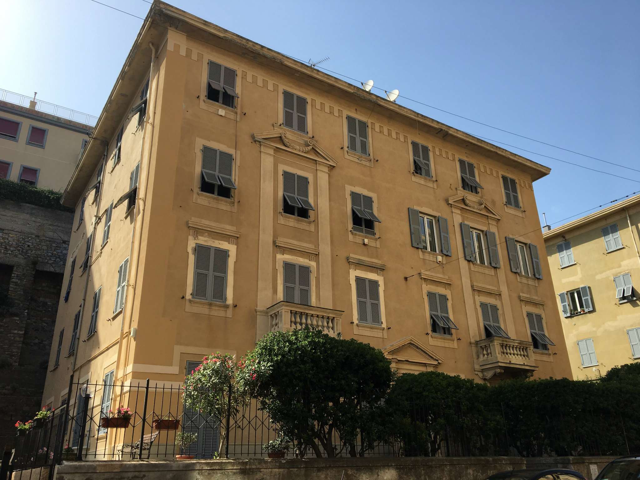  genova vendita quart: albaro ab store immobiliare srl