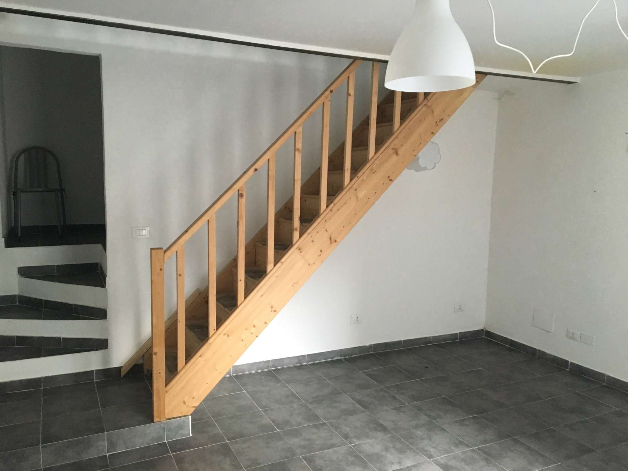 Negozio - Loc.Com. GENOVA affitto   via venezia AB Store Immobiliare Srl