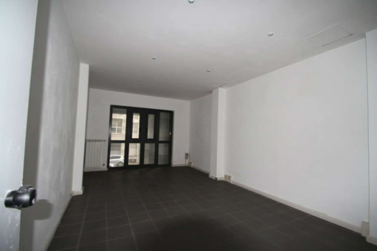 Negozio - Loc.Com. ROMA vendita  NUOVO SALARIO via monte giberto EUREKA REAL ESTATE