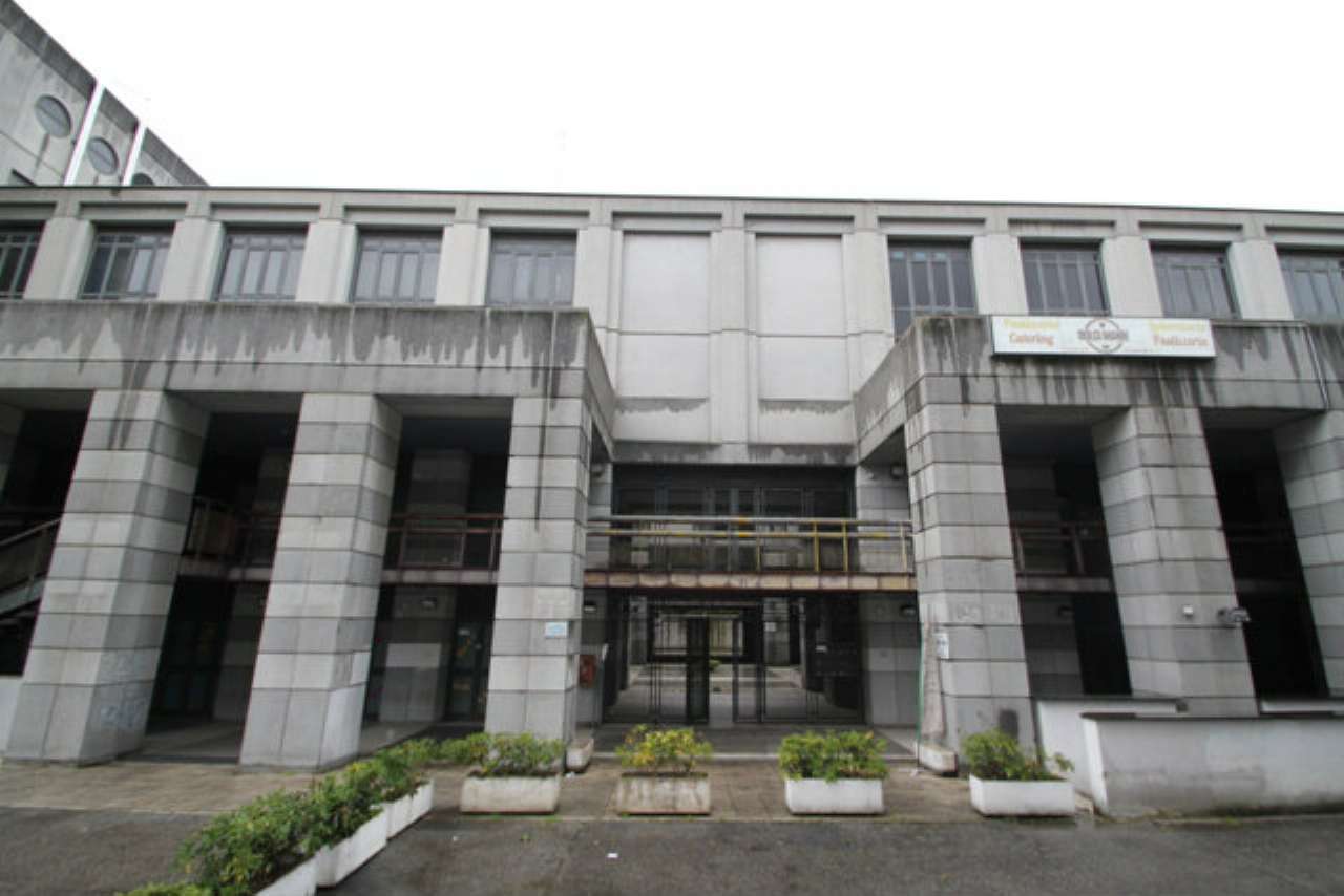 Negozio - Loc.Com. ROMA vendita  NUOVO SALARIO via monte giberto EUREKA REAL ESTATE