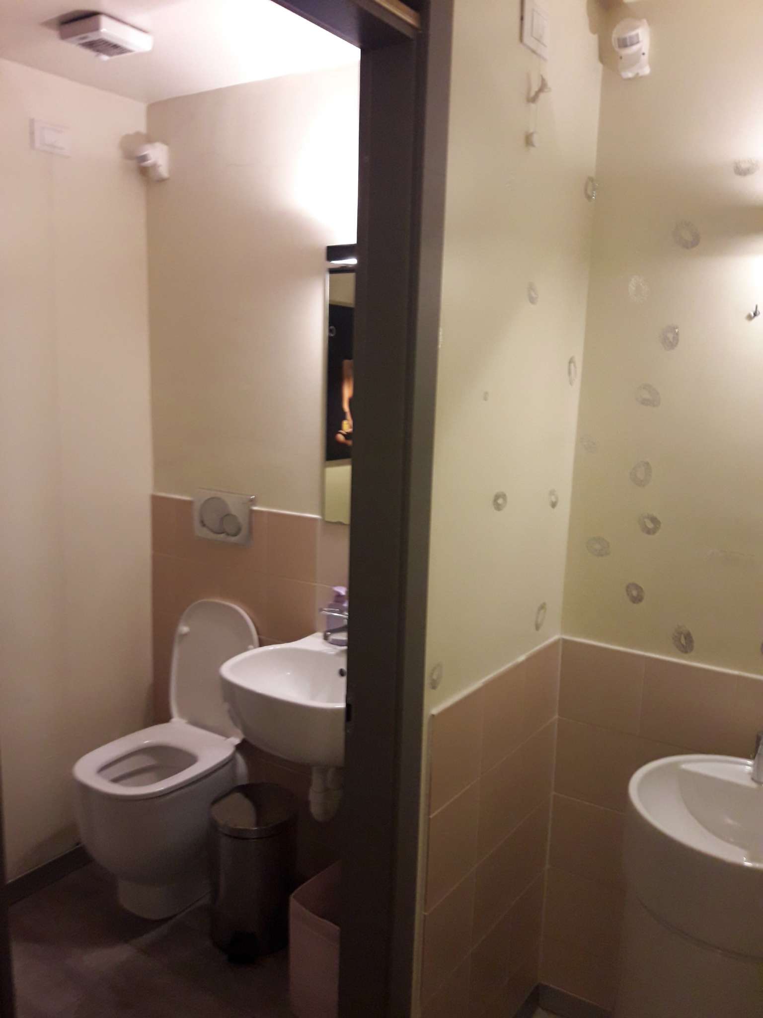 Negozio - Loc.Com. GENOVA affitto  FOCE cipro Agenzia Immobiliare Brignole