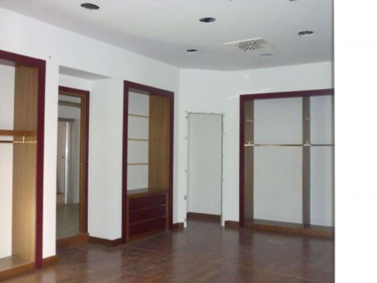 Negozio - Loc.Com. LECCO affitto   C. CATTANEO L'immobiliare