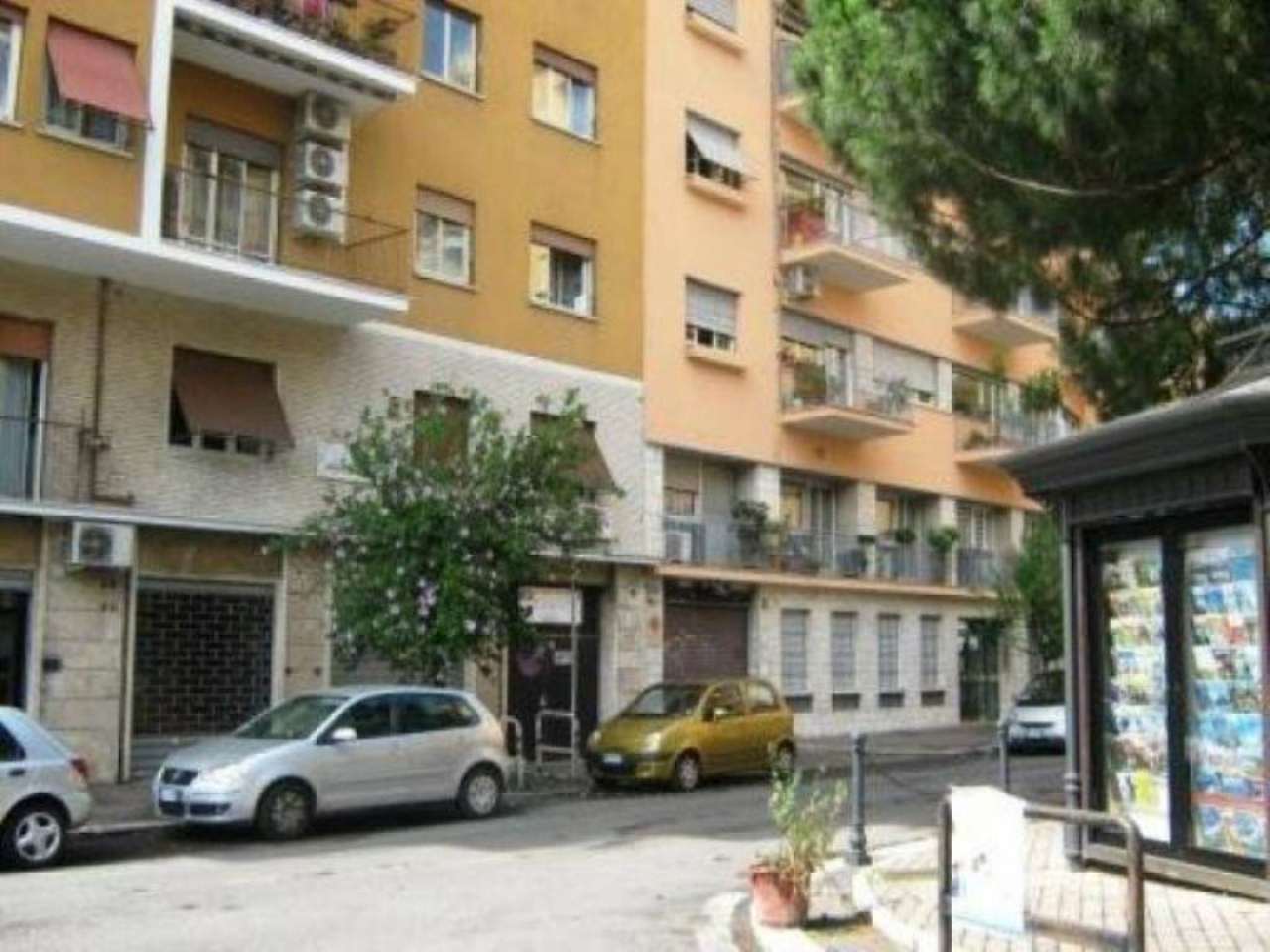 Negozio - Loc.Com. ROMA vendita  NOMENTANO  Piazza Oreste Tommasini Casenetwork